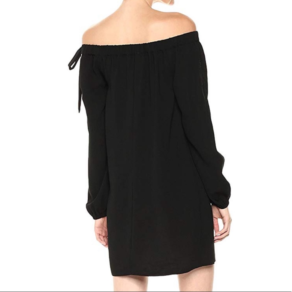 Ali & Jay Off The Shoulder Dress - Picture 2 of 7